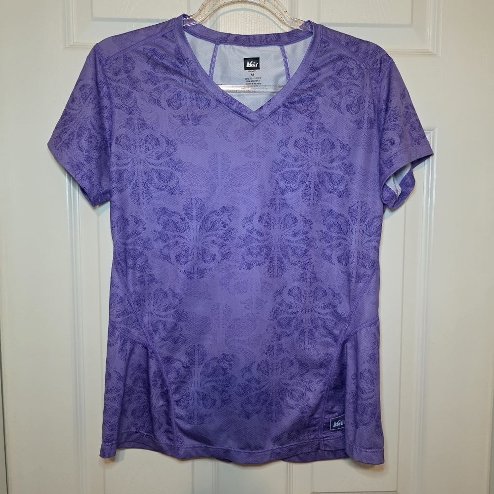 REI Active Tech Sports Tee Shirt Top V-neck Purple Floral Print Women’s M